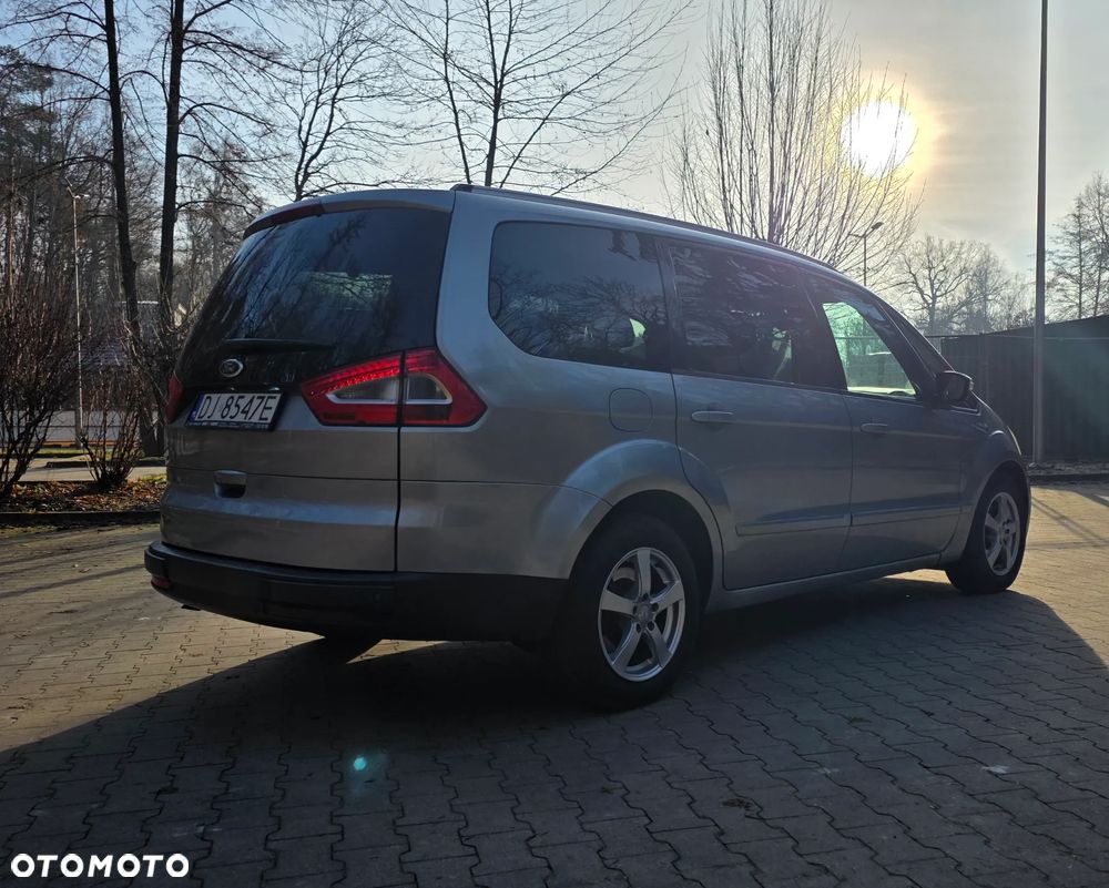 Ford Galaxy 2.0 TDCi Ambiente - 4