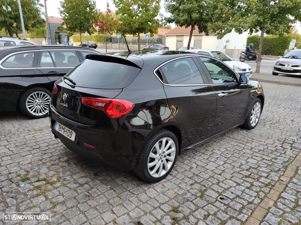Alfa Romeo Giulietta 1.6 JTDm Distinctive - 10