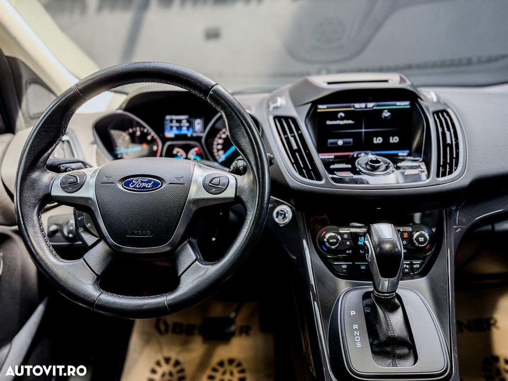 Ford Kuga 2.0 TDCi 4WD Powershift Titanium - 17
