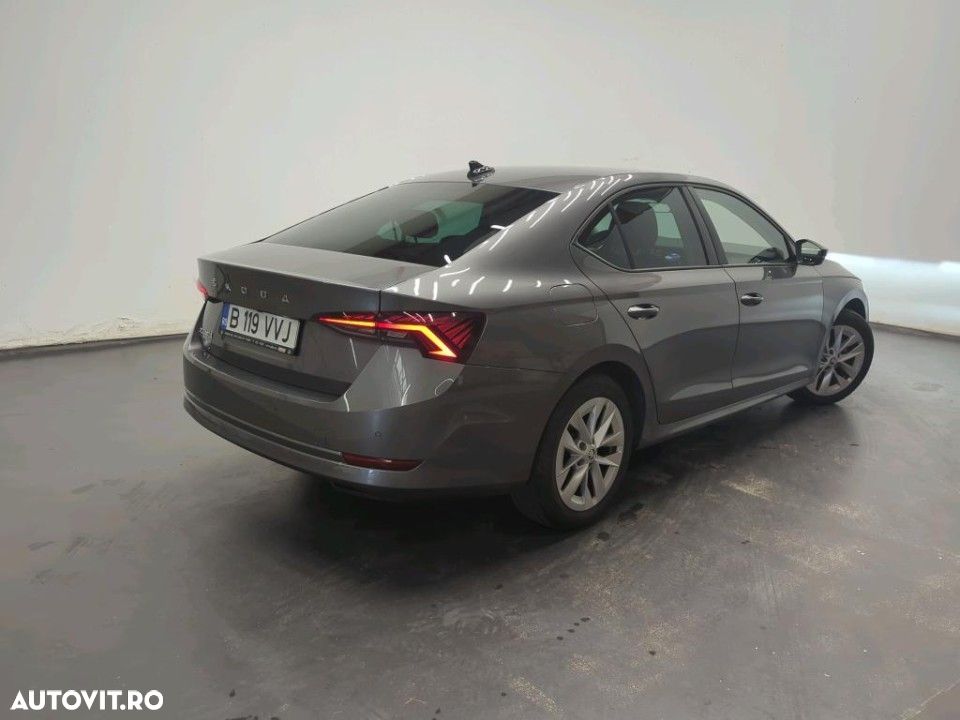 Skoda Octavia 2.0 TDI DSG Style - 2