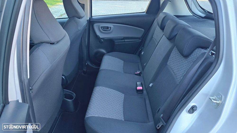 Toyota Yaris 1.0 VVT-i Comfort+P.Style - 35
