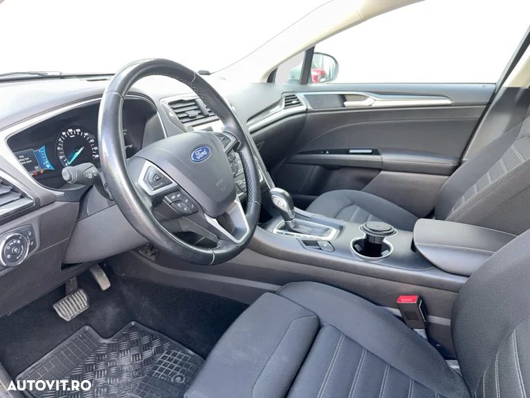 Ford Mondeo 2.0 HEV Trend - 10