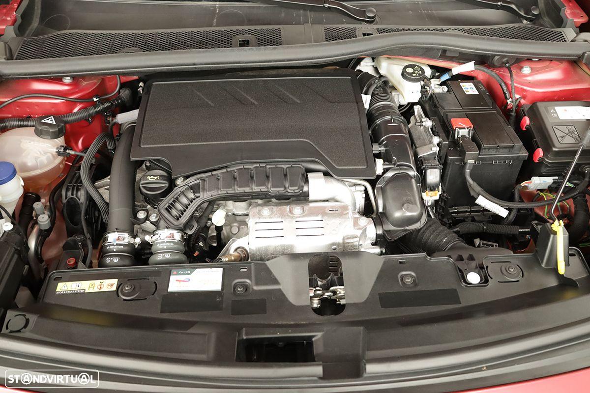 Peugeot 2008 1.2 PureTech Allure EAT8 - 26