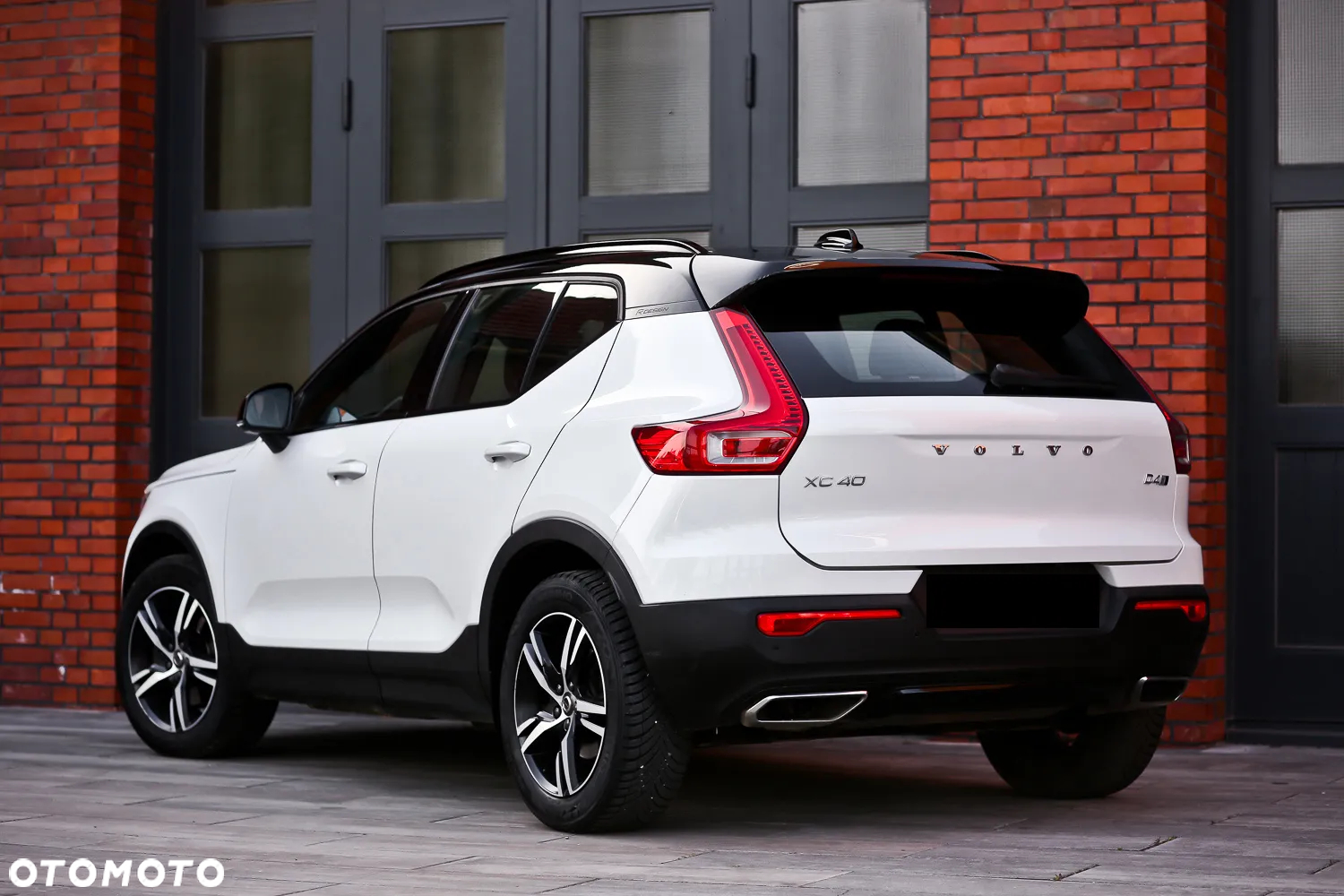 Volvo XC 40 D4 AWD Geartronic R-Design - 13
