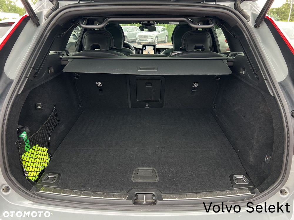 Volvo XC 60 T6 AWD Recharge Plus Black Edition - 21
