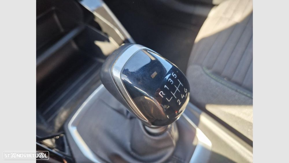 Peugeot 2008 1.2 PureTech Active - 19