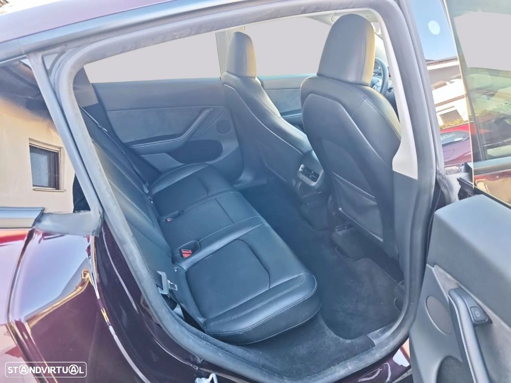 Tesla Model Y Long Range Dual Motor AWD - 5