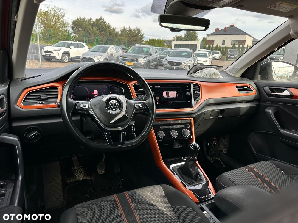 Volkswagen T-Roc - 22