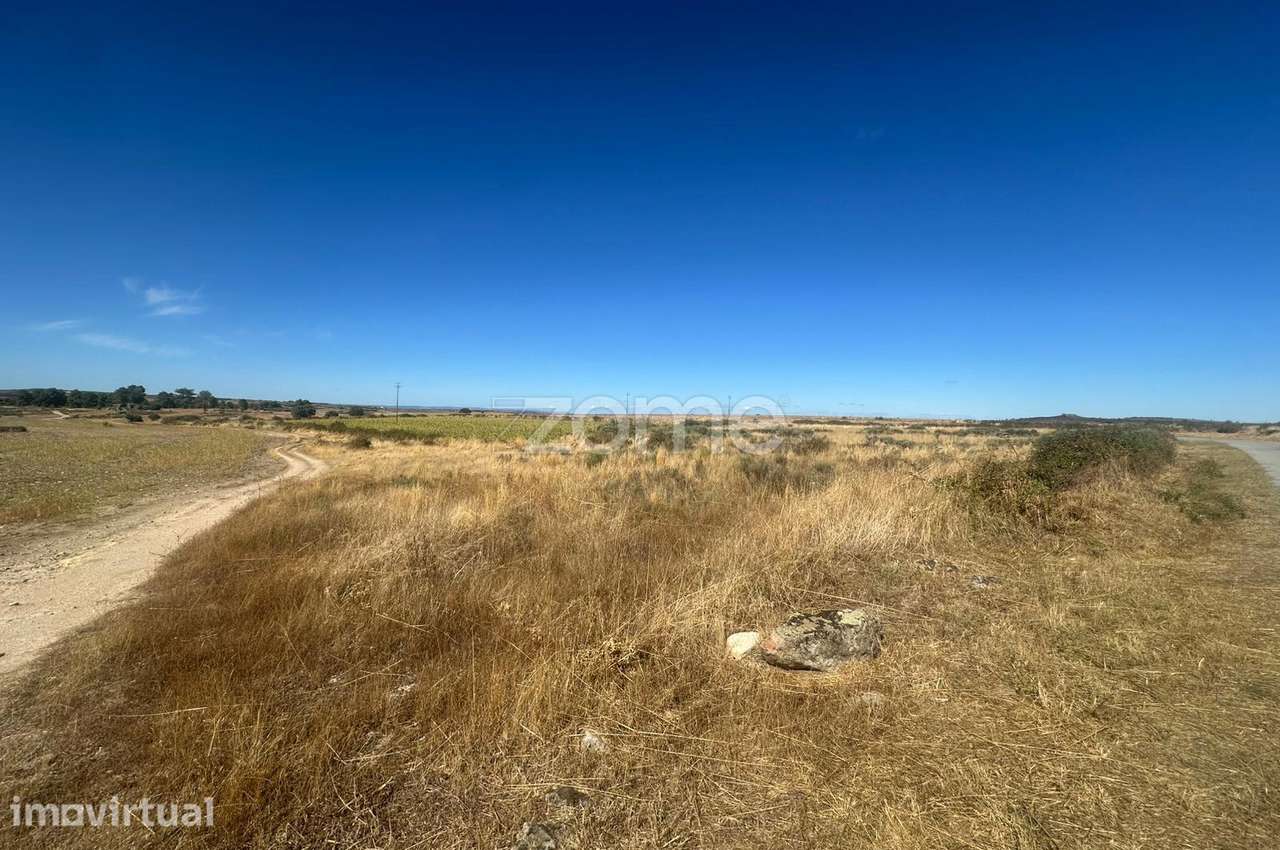Terreno para Construção de 6.700 m² - Grande imagem: 2/12