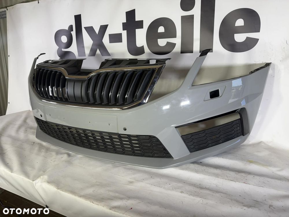 Skoda Octavia III FL RS Zderzak Przód Przedni LF7A 4xPDC SPRYSK 5E0807221AA - 2