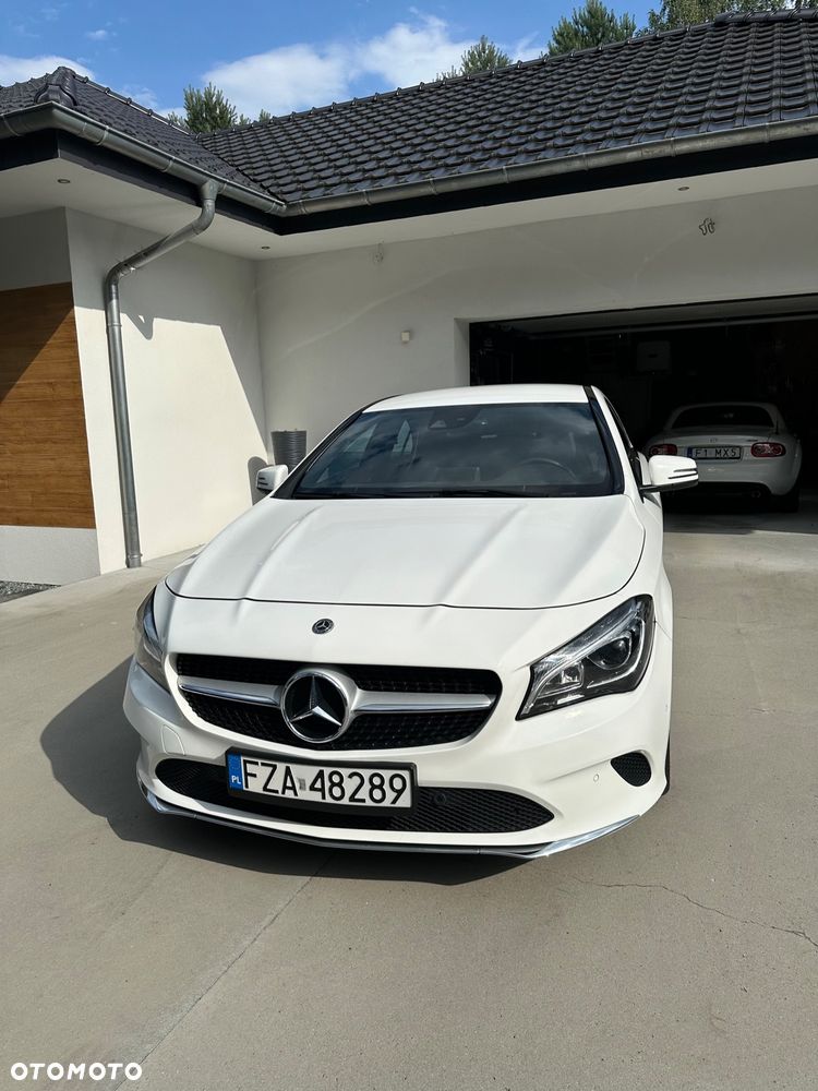 Mercedes-Benz CLA 180 7G-DCT Urban - 14