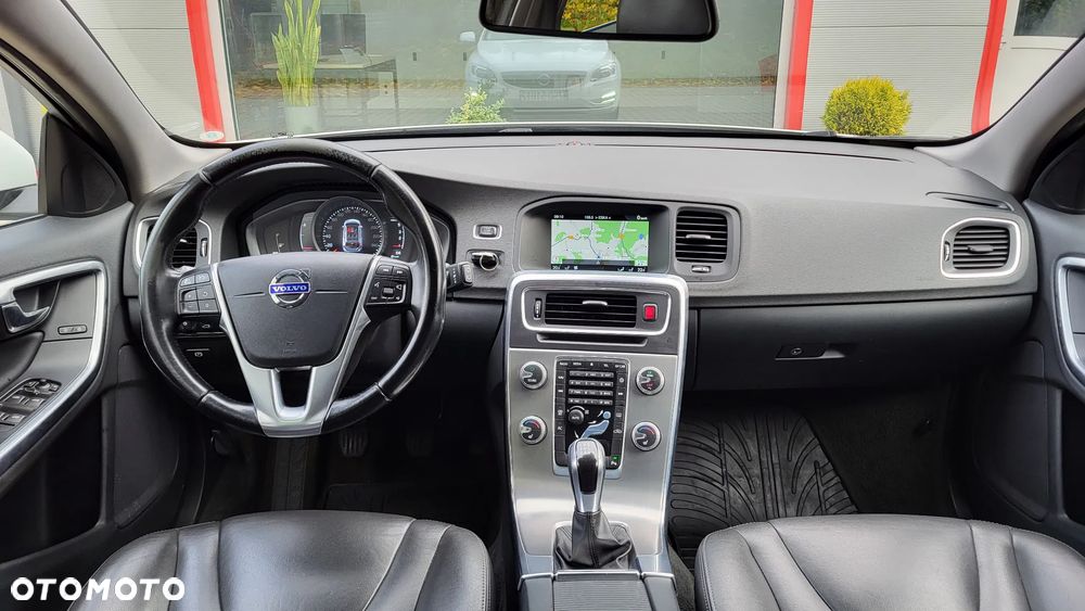 Volvo V60 D4 Drive-E Momentum - 8