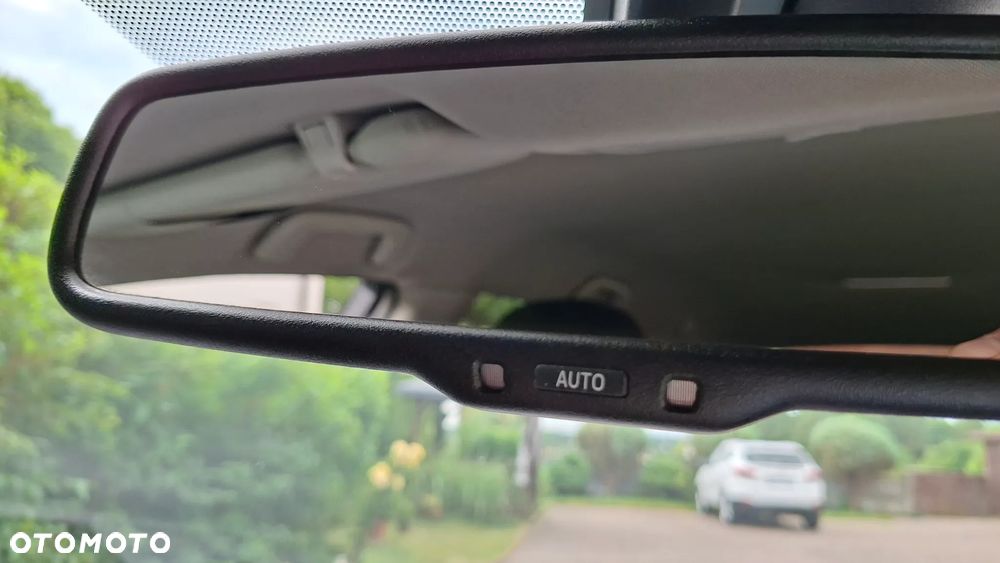 Toyota Avensis Touring Sports 1.8 Executive - 37
