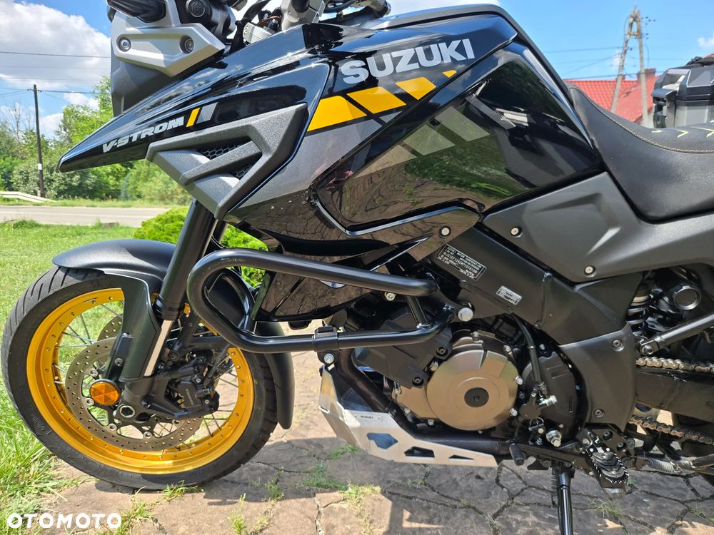 Suzuki V-STROM - 17