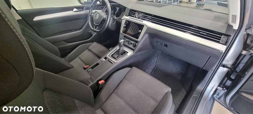 Volkswagen Passat - 3