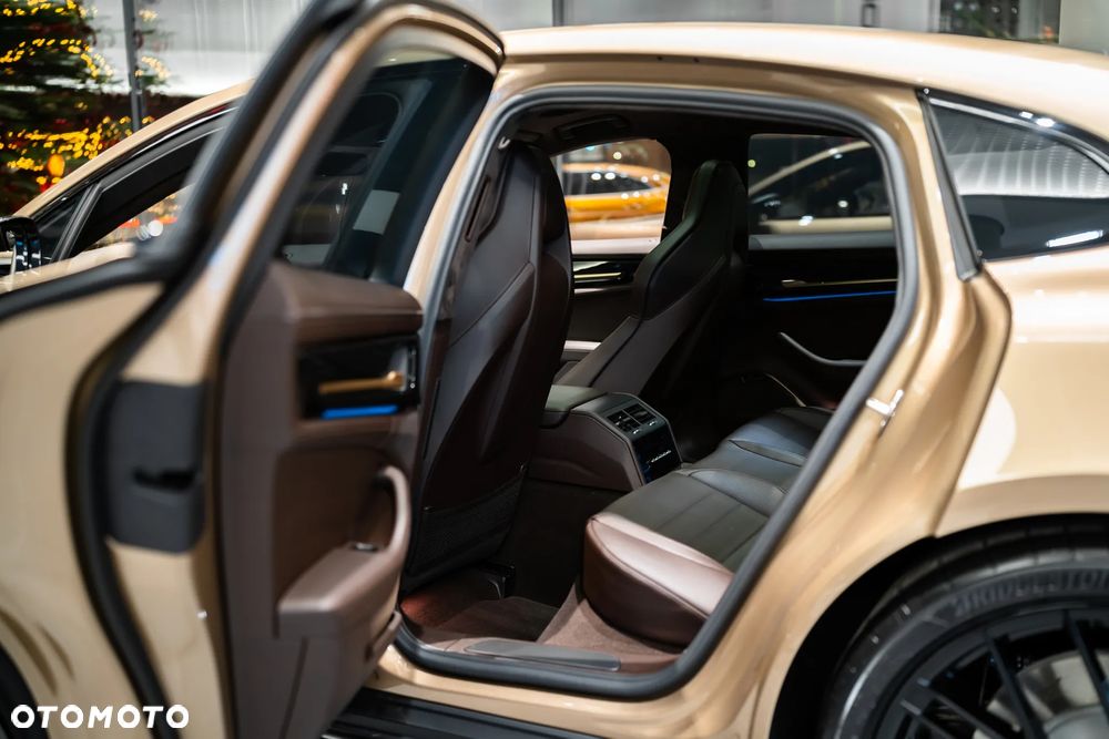 Porsche Panamera - 18