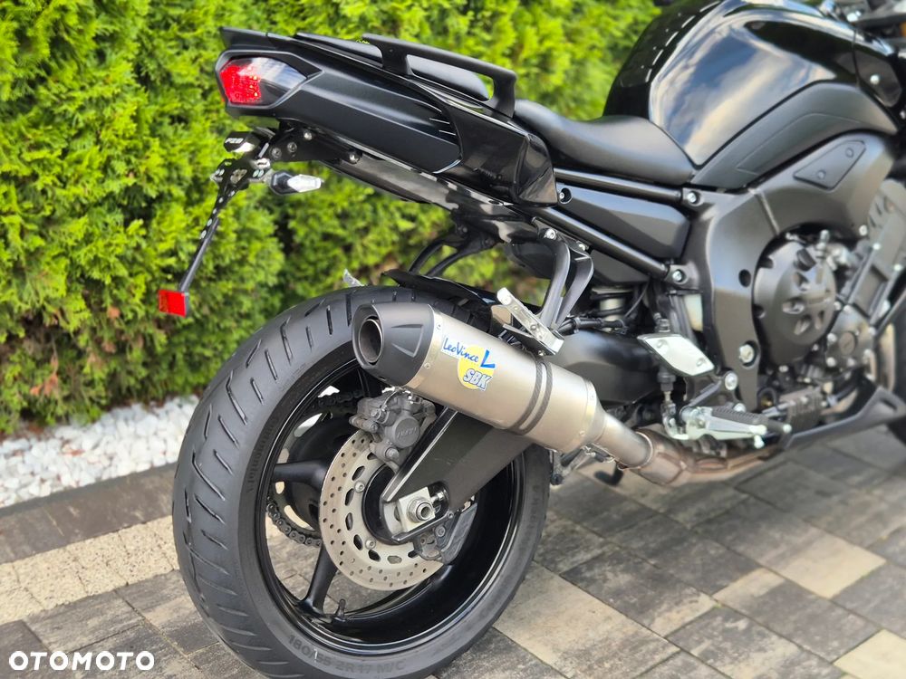 Yamaha FZ8 - 17