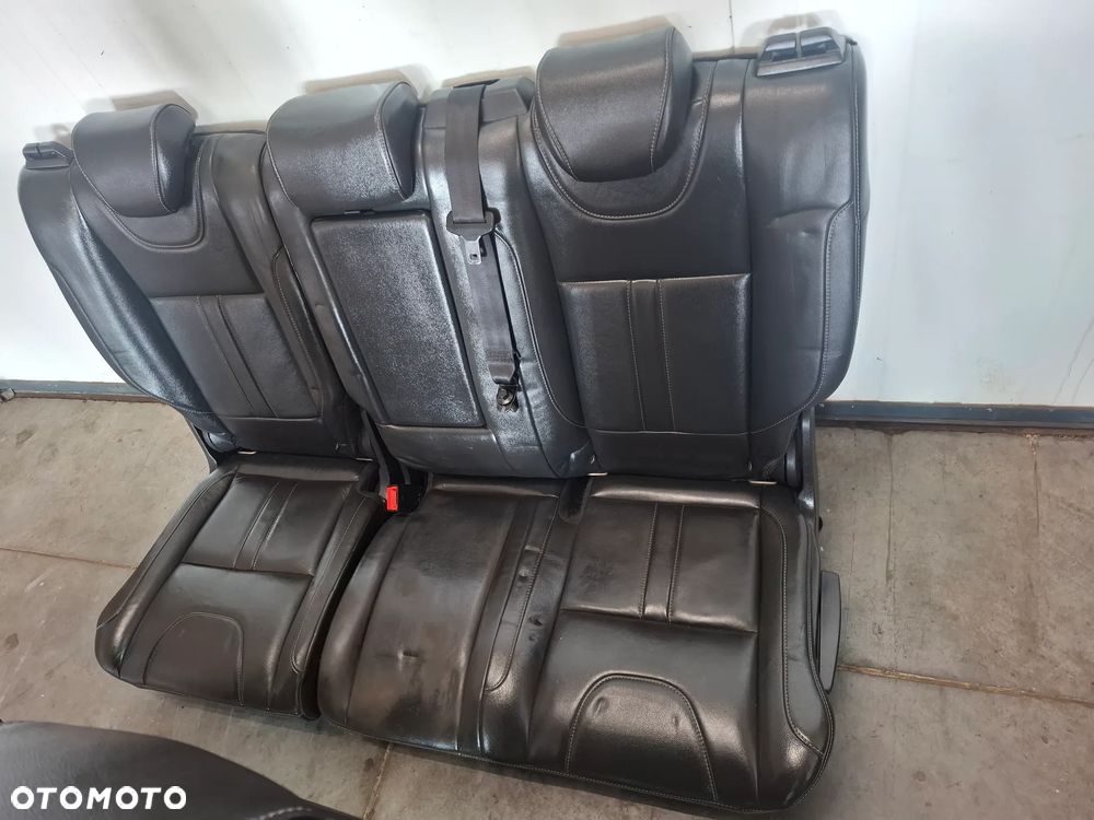 Fotele przód kanapa tył komplet skóra Ford Kuga Mk2 2015 rok Grzane brak poduszek anglia - 4