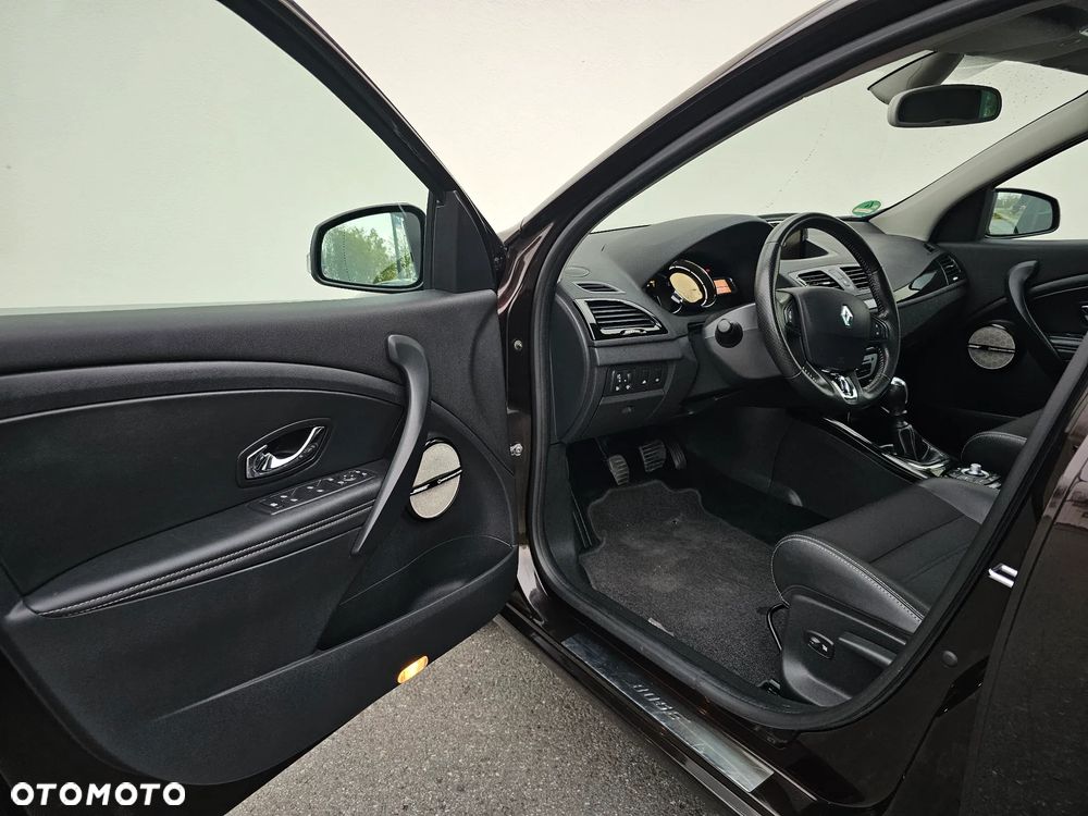 Renault Megane ENERGY TCe 130 BOSE EDITION - 17