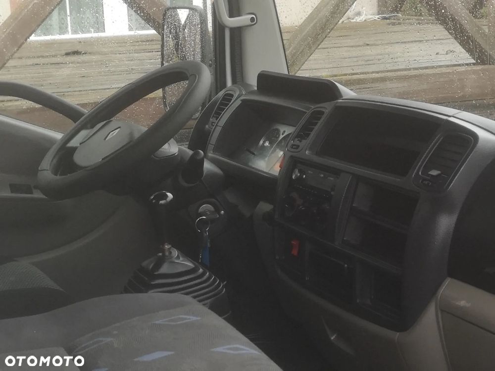 Renault Maxity 2.5dXi 110 - 13