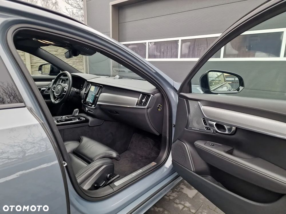 Volvo V90 T8 AWD Plug-In Hybrid R-Design - 21