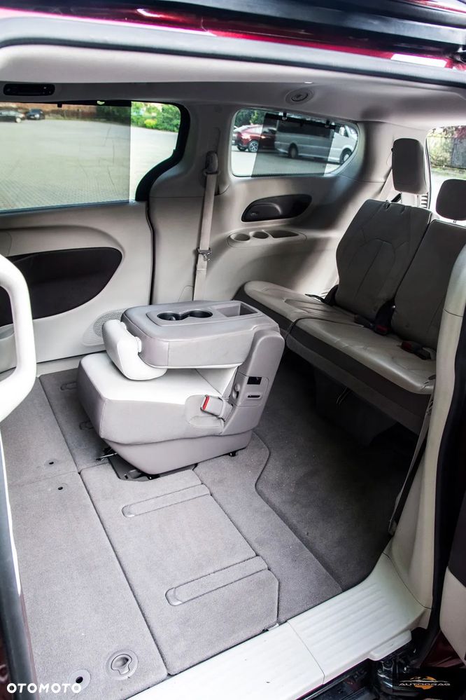 Chrysler Pacifica - 37