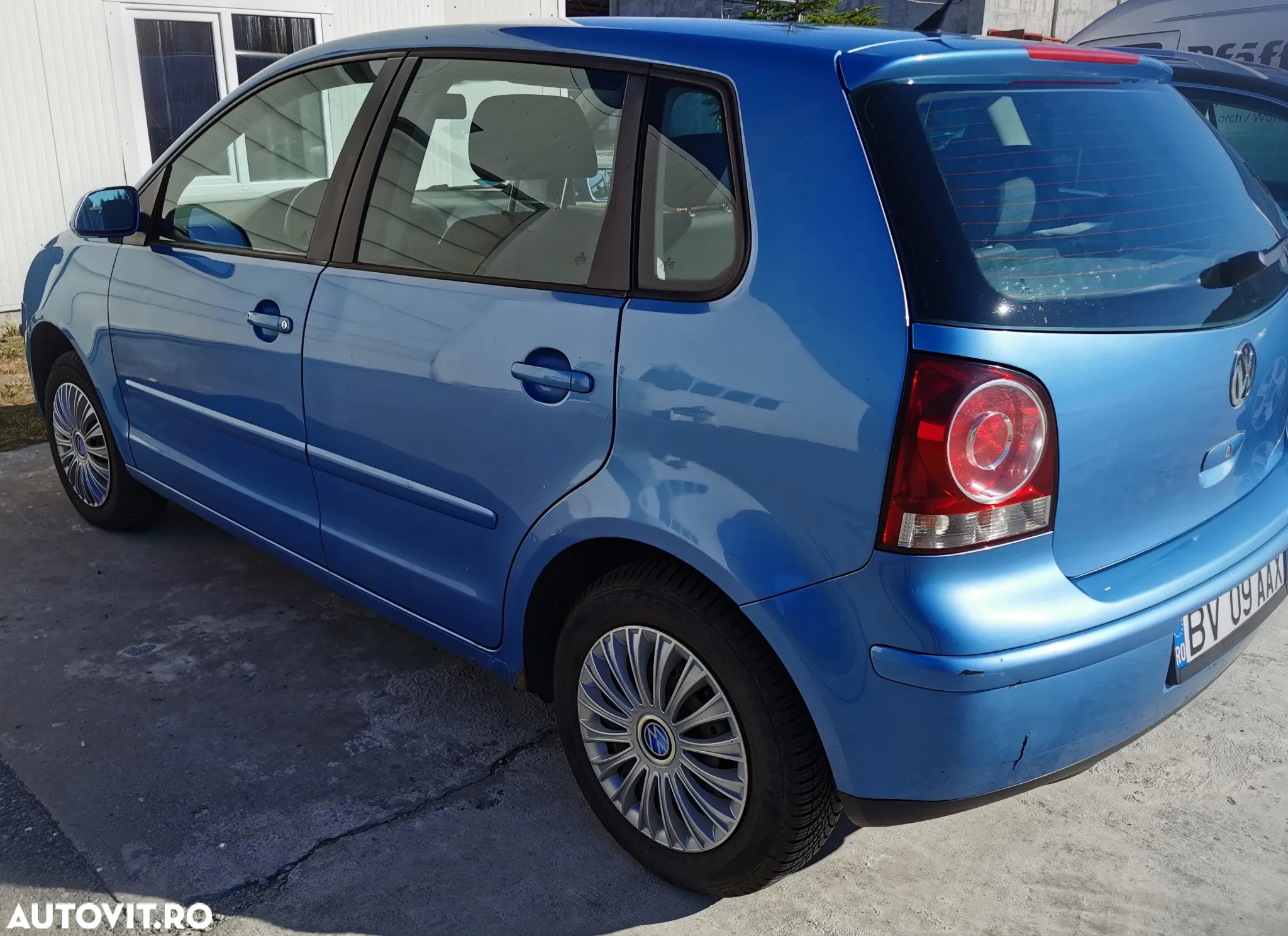 Volkswagen Polo 1.2 Attractive - 4