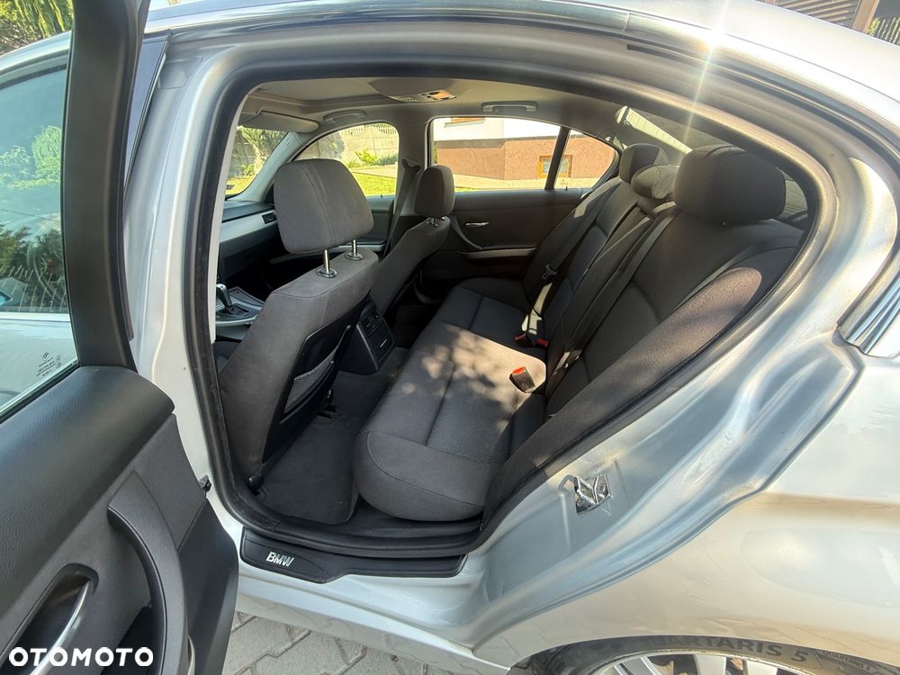 BMW Seria 3 325i - 21
