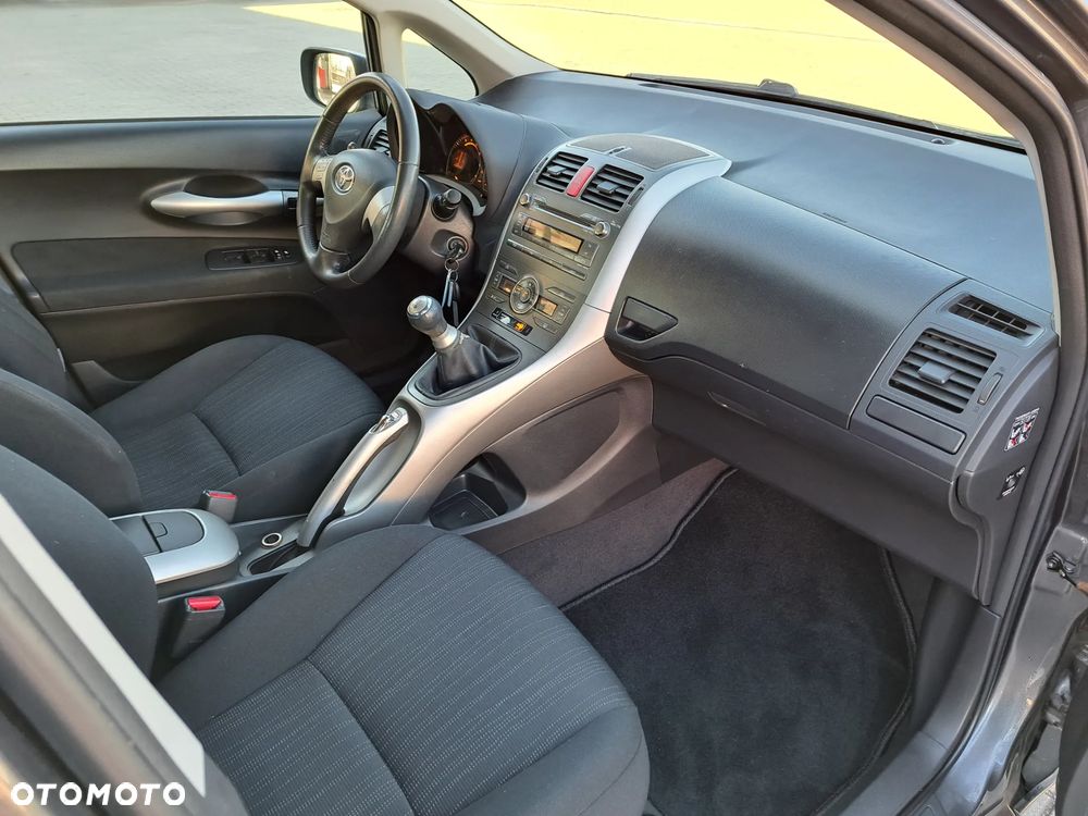 Toyota Auris - 17
