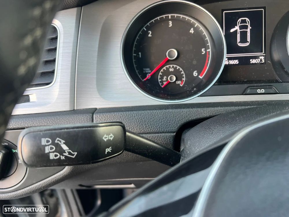 VW Golf 1.6 TDi Highline - 21