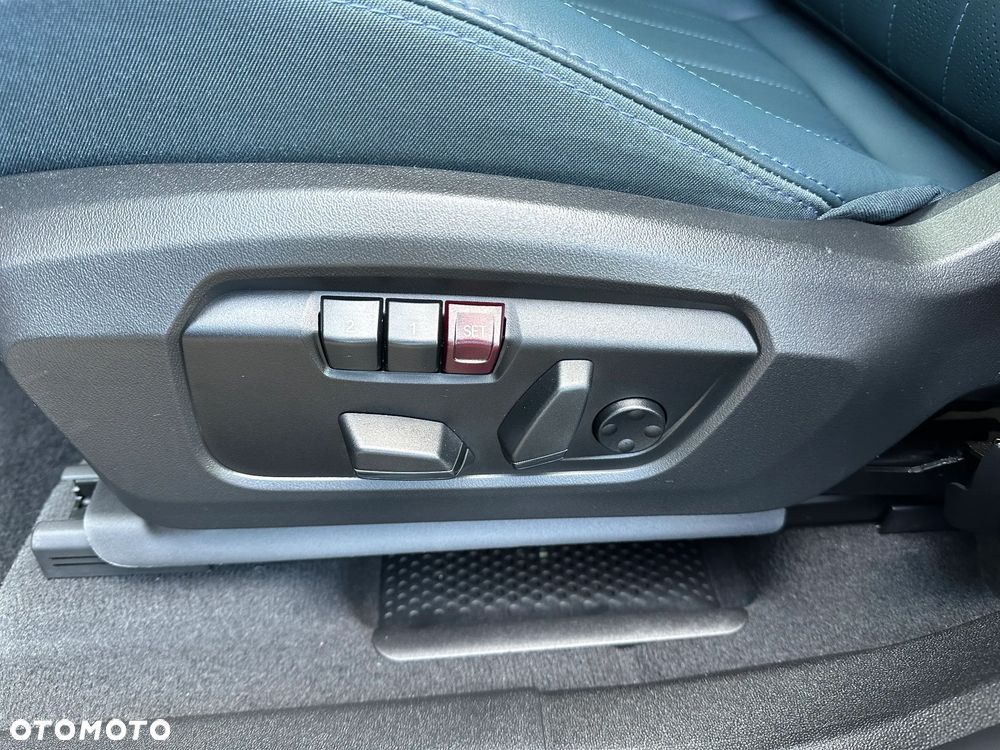 MINI Countryman C mHEV Linia Favoured - 13