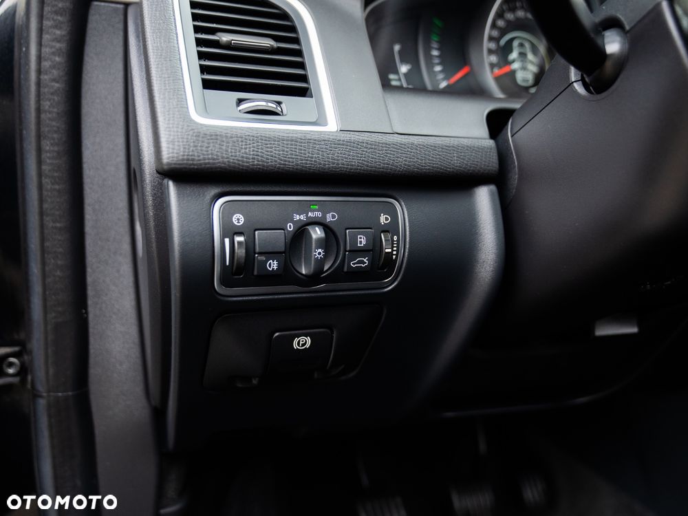 Volvo XC 60 D4 Momentum - 39