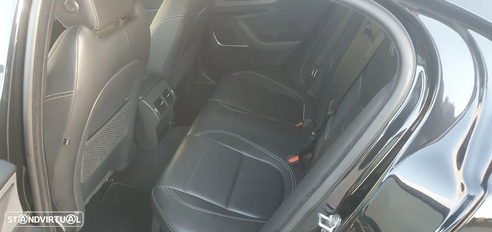 Jaguar XE 2.0 D R-Dynamic S AWD - 10