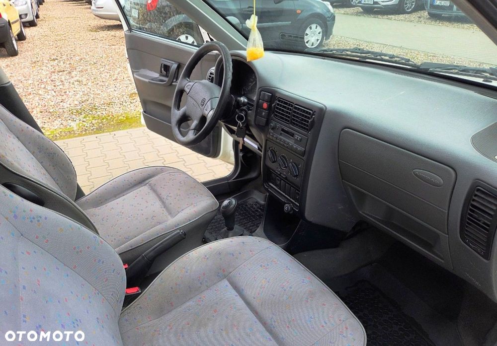 Volkswagen Caddy - 10
