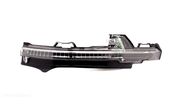 Kierunkowskaz lusterka prawy AUDI Q7 15 4M0949102A