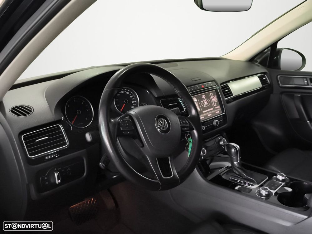 VW Touareg 3.0 TDI V6 Executive Edition - 8