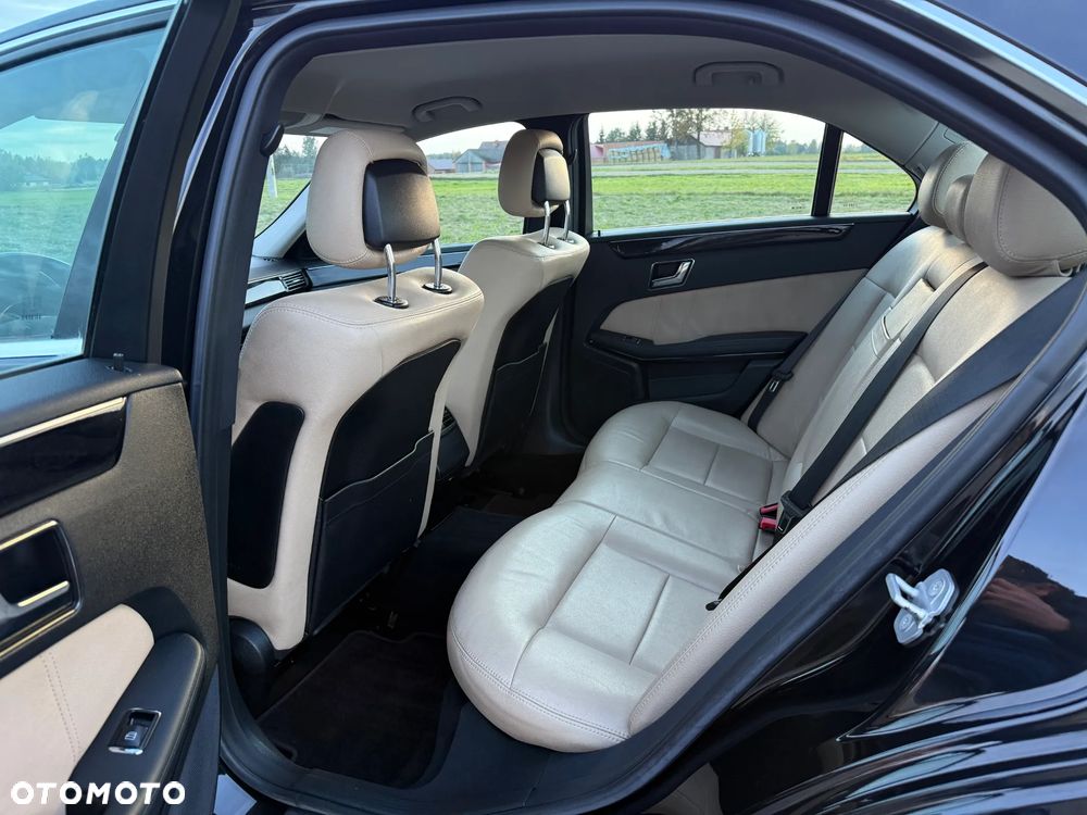 Mercedes-Benz Klasa E 250 T BlueEFFICIENCY 7G-TRONIC Avantgarde - 11