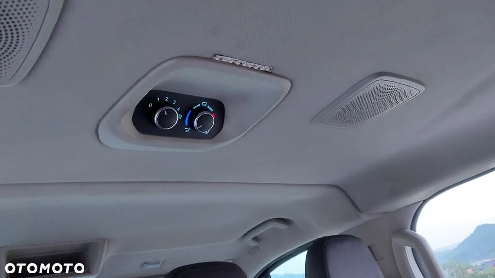 Ford Tourneo Custom - 16