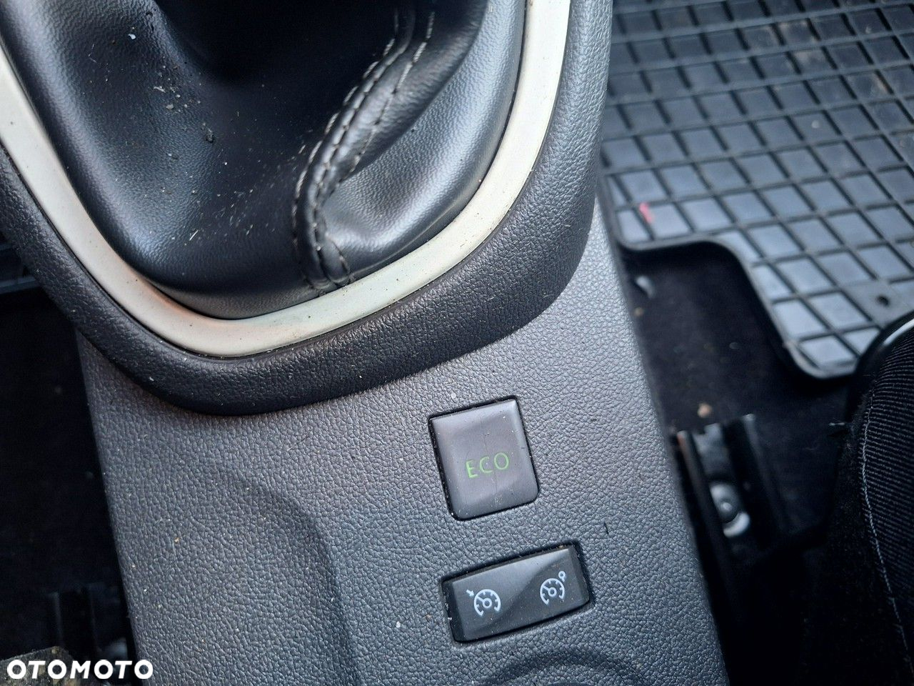 Renault Captur 0.9 Energy TCe Life EU6 - 21