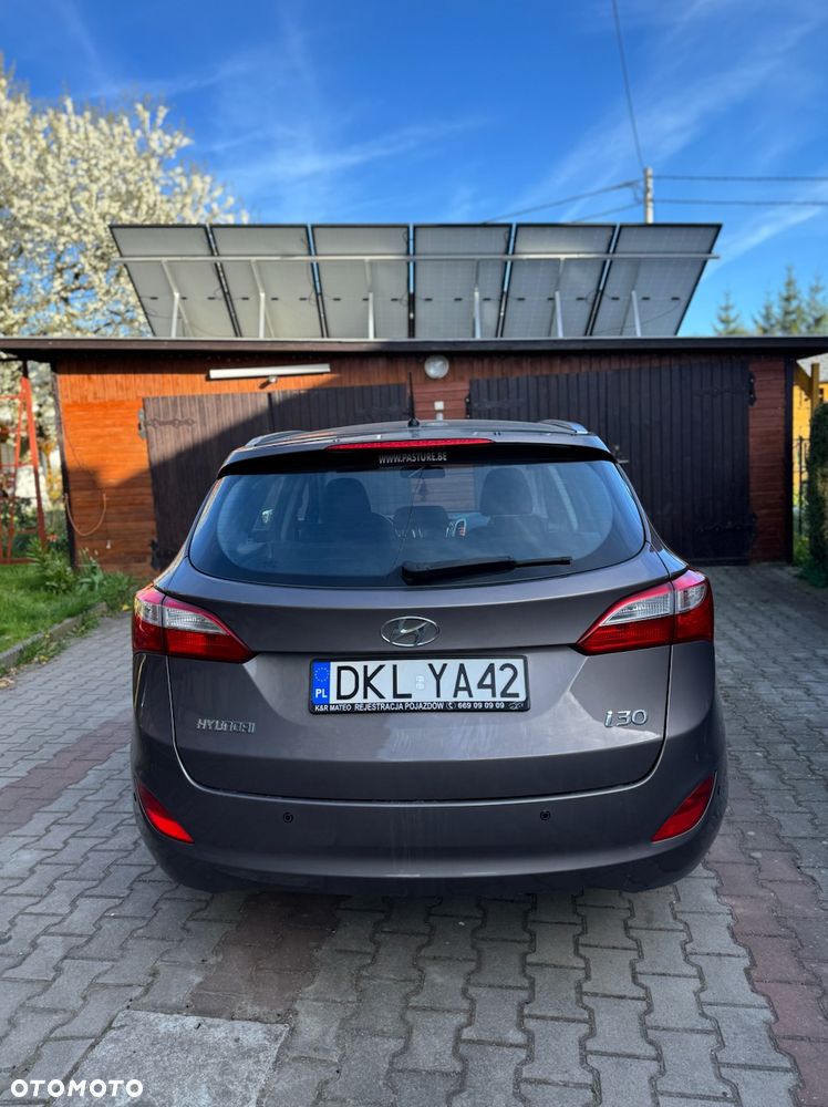 Hyundai i30 i30cw 1.6 CRDi Automatik Trend - 3