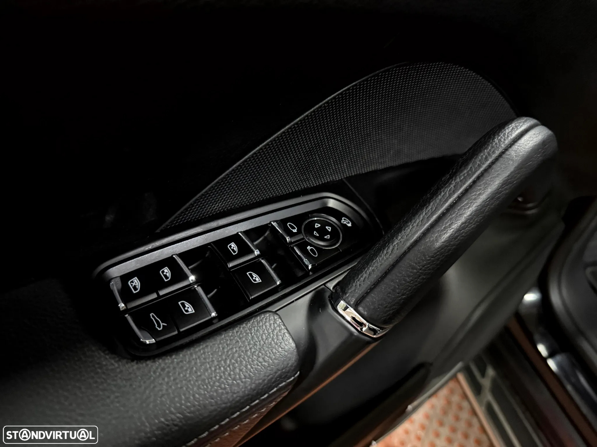 Porsche Cayenne - 43