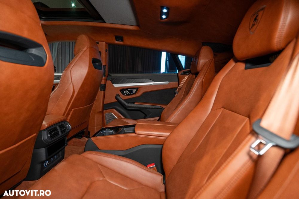 Lamborghini URUS - 36