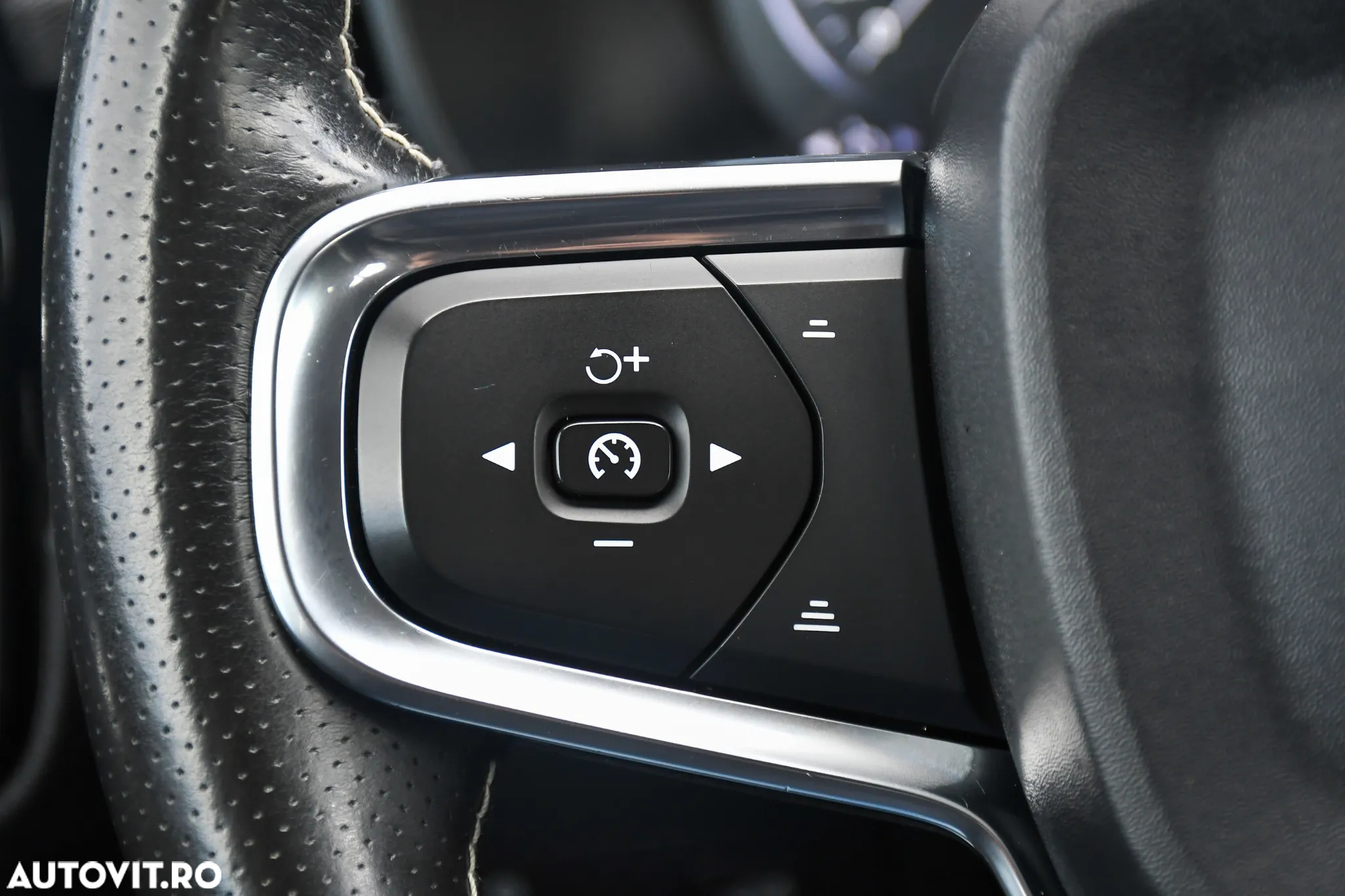Volvo XC 40 D4 AWD Geartronic R-Design - 15