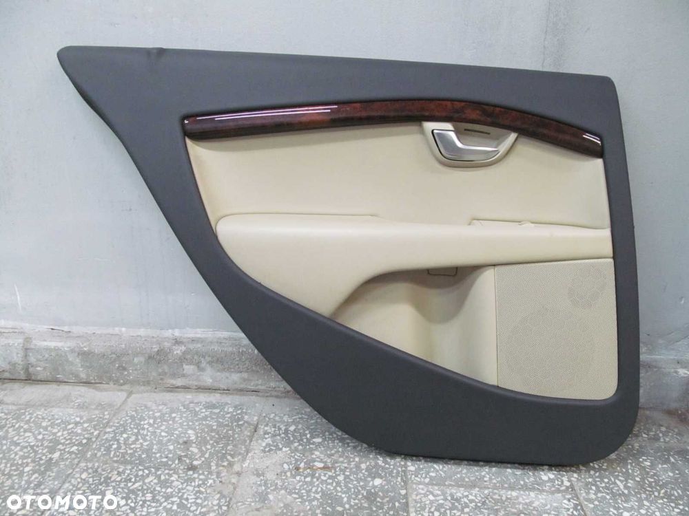 VOLVO S80 II V70 06-13 TAPICERKA BOCZEK DRZWI SKORA TYL LEWY 8686854 - 1