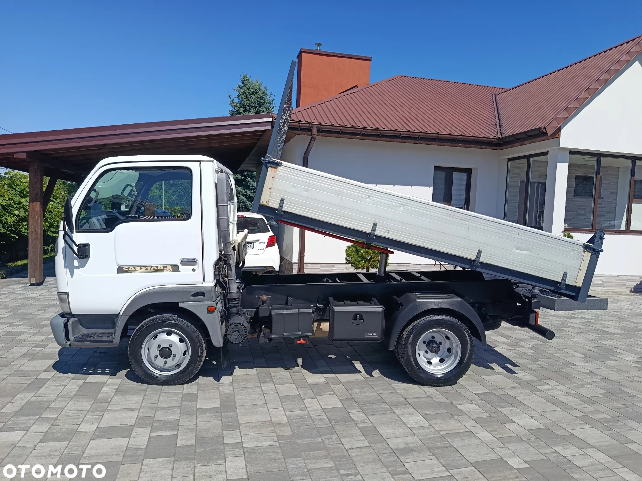 Nissan Cabstar Wywrotka 3.0 TDI 120KM - 11