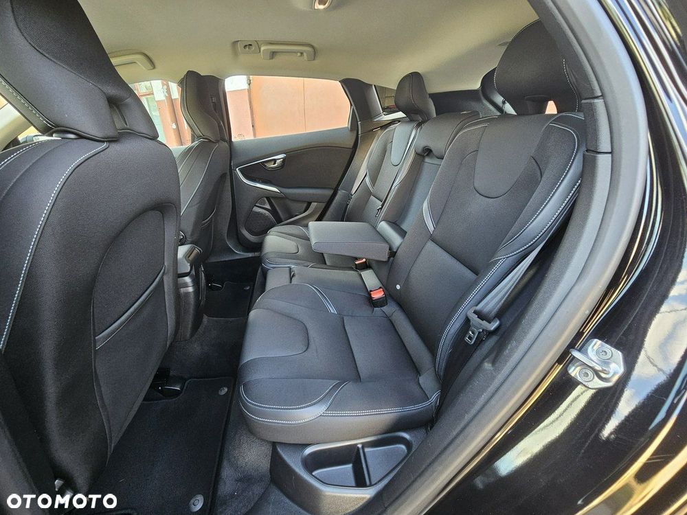 Volvo V40 T2 Drive-E Momentum - 27