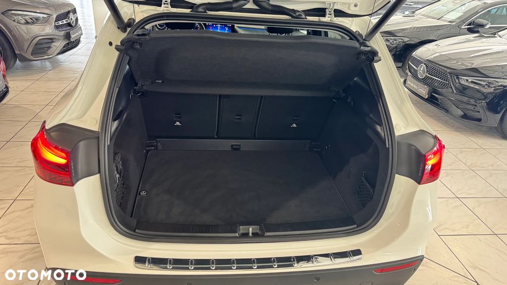 Mercedes-Benz GLA 200 mHEV 7G-DCT - 34