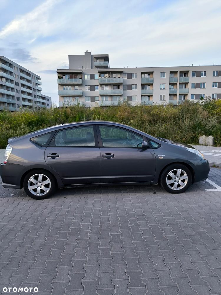 Toyota Prius 1.5 VVT-i Prestige - 6