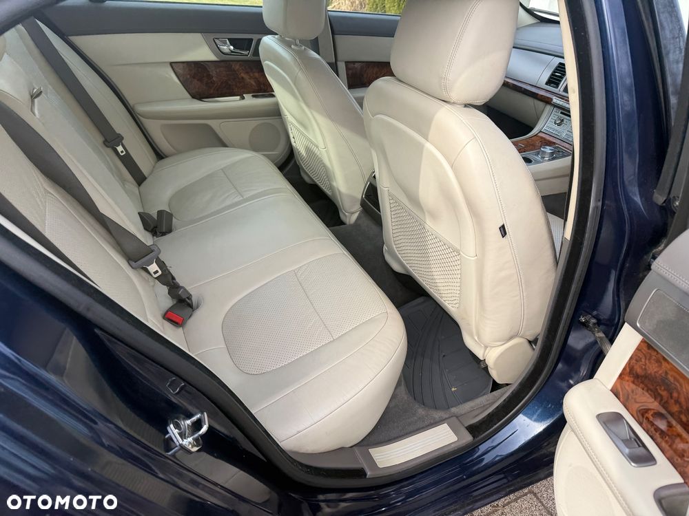 Jaguar XF 3.0 V6 Portfolio - 14