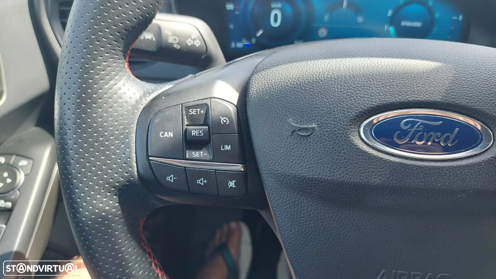 Ford Focus 1.0 EcoBoost MHEV ST-Line X - 48